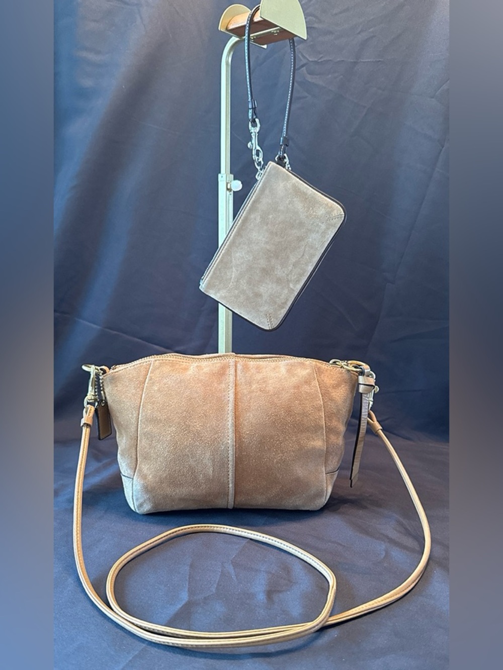 Coach Vintage Mini Tan Suede Crossbody With Suede Wristlet - Picture 3 of 16